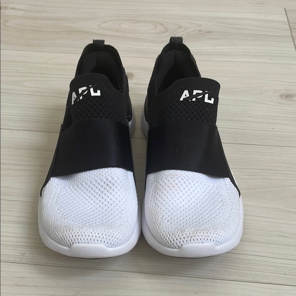 APL Black and White Slip-On Sneakers mesh size 8.5 - Picture 1 of 2